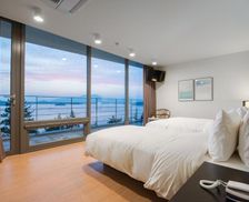 South Korea Jeollanam-Do Yeosu vacation rental compare prices direct by owner 29291315