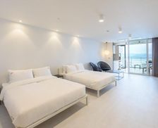 South Korea Jeollanam-Do Yeosu vacation rental compare prices direct by owner 28091087