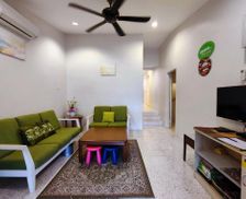 Malaysia Johor Batu Pahat vacation rental compare prices direct by owner 33239738