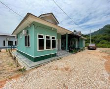 Malaysia Perak Tambun vacation rental compare prices direct by owner 28063706