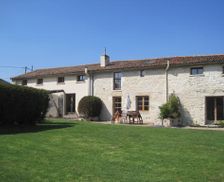 France Deux-Sèvres Chef-Boutonne vacation rental compare prices direct by owner 13432516