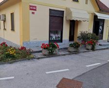 Slovenia Dolenjska (Lower Carniola) Straža vacation rental compare prices direct by owner 28260369