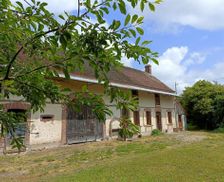 France Bourgogne-Franche-Comté Les Gallichets vacation rental compare prices direct by owner 28288904