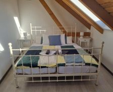 Czechia Central Bohemia Čestín vacation rental compare prices direct by owner 13979962