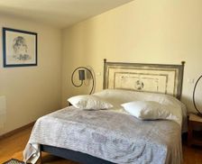 France Burgundy Vinzelles vacation rental compare prices direct by owner 27356962
