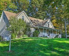 United States New York Pine Bush vacation rental compare prices direct by owner 32508798