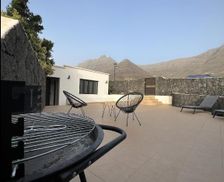 Spain Lanzarote Famara vacation rental compare prices direct by owner 33389011