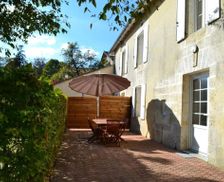 France Nouvelle-Aquitaine Salles-Lavalette vacation rental compare prices direct by owner 27609252