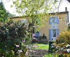 France Nouvelle-Aquitaine Saint-Genis-dʼHiersac vacation rental compare prices direct by owner 28232180