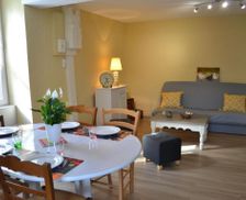 France Nouvelle-Aquitaine Montmoreau vacation rental compare prices direct by owner 28424065