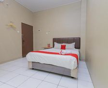 Indonesia East Java Surabaya vacation rental compare prices direct by owner 26060897