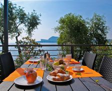 Italy Lombardy San Felice del Benaco vacation rental compare prices direct by owner 26690351