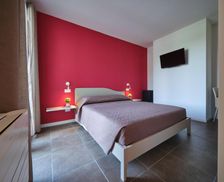 Italy Lombardy Manerba del Garda vacation rental compare prices direct by owner 27057929