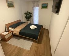 Slovenia Dolenjska (Lower Carniola) Dragatuš vacation rental compare prices direct by owner 26065487