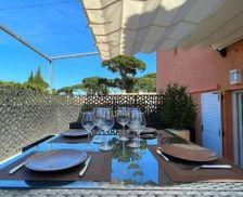 France Provence-Alpes-Côte d'Azur Saint-Tropez vacation rental compare prices direct by owner 27354607