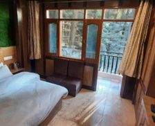 India Himachal Pradesh Shimla vacation rental compare prices direct by owner 26357644