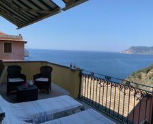 Italy Liguria Corniglia vacation rental compare prices direct by owner 18150625