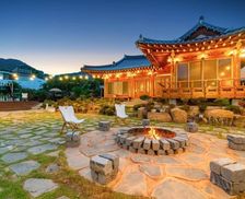 South Korea Jeollanam-Do Yeosu vacation rental compare prices direct by owner 35088676