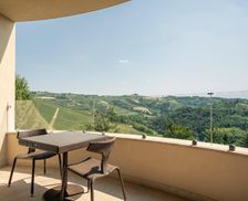 Italy Piedmont Serralunga d'Alba vacation rental compare prices direct by owner 27066688