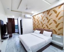 India Gujarat Rājpīpla vacation rental compare prices direct by owner 26076717