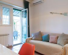 Italy Lazio Lido di Ostia vacation rental compare prices direct by owner 27325485