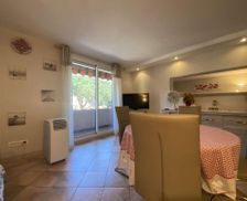 France Provence-Alpes-Côte d'Azur Sainte-Maxime vacation rental compare prices direct by owner 12223915