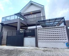 Indonesia East Java Malang vacation rental compare prices direct by owner 26747693