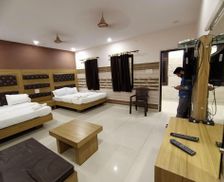 India Uttar Pradesh Kānpur vacation rental compare prices direct by owner 26842925