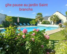 France Centre Saint-Branchs vacation rental compare prices direct by owner 26910429