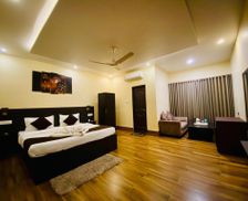 India West Bengal Shānti Niketan vacation rental compare prices direct by owner 14294692