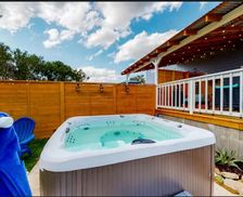 United States Texas Kerrville vacation rental compare prices direct by owner 26497535