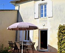 France Nouvelle-Aquitaine Salles-Lavalette vacation rental compare prices direct by owner 26689004