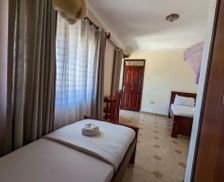 Uganda Western Region Fort Portal vacation rental compare prices direct by owner 26948102