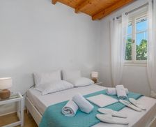 Greece Milos Adamantas vacation rental compare prices direct by owner 28373321