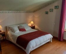 France Burgundy Joux-la-Ville vacation rental compare prices direct by owner 27020078