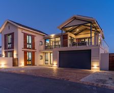 South Africa Western Cape Hermanus vacation rental compare prices direct by owner 26905388