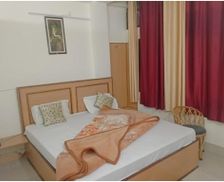 India Uttarakhand Uttarkāshi vacation rental compare prices direct by owner 27000905