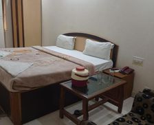 India Uttar Pradesh Lucknow vacation rental compare prices direct by owner 26697205
