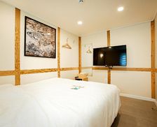 South Korea Jeollanam-Do Mokpo vacation rental compare prices direct by owner 26791660