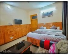 India Himachal Pradesh Kulu vacation rental compare prices direct by owner 26961903