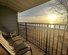 United States Michigan Menominee vacation rental compare prices direct by owner 12665404