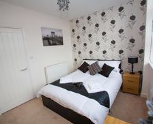 United Kingdom  Swindon vacation rental compare prices direct by owner 4077339