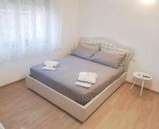 Italy Lombardy Legnano vacation rental compare prices direct by owner 35541130