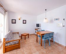 Spain Menorca Cala Blanca vacation rental compare prices direct by owner 16240581