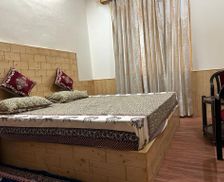 India Himachal Pradesh Mai Jūbar vacation rental compare prices direct by owner 35401541