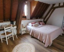 France Normandy Mézières-en-Vexin vacation rental compare prices direct by owner 32530300