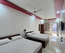 India Maharashtra Pālghar vacation rental compare prices direct by owner 35284512