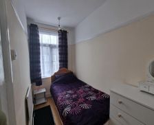 United Kingdom Greater London Ilford vacation rental compare prices direct by owner 35870494