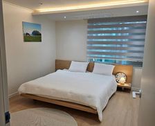 South Korea Jeju Island Jeju vacation rental compare prices direct by owner 35245416