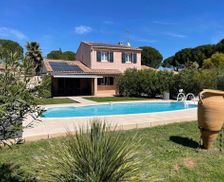 France Provence-Alpes-Côte d'Azur Vidauban vacation rental compare prices direct by owner 33503497